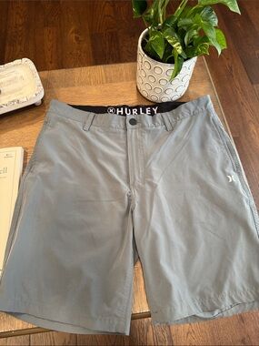 Hurley Men's Light Gray Athletic Shorts